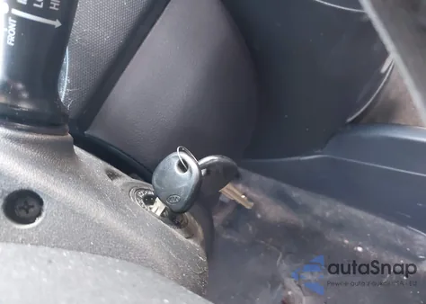 2013 Kia Soul z USA, uszkodzony, nr VIN KNDJT2A5XD7570537